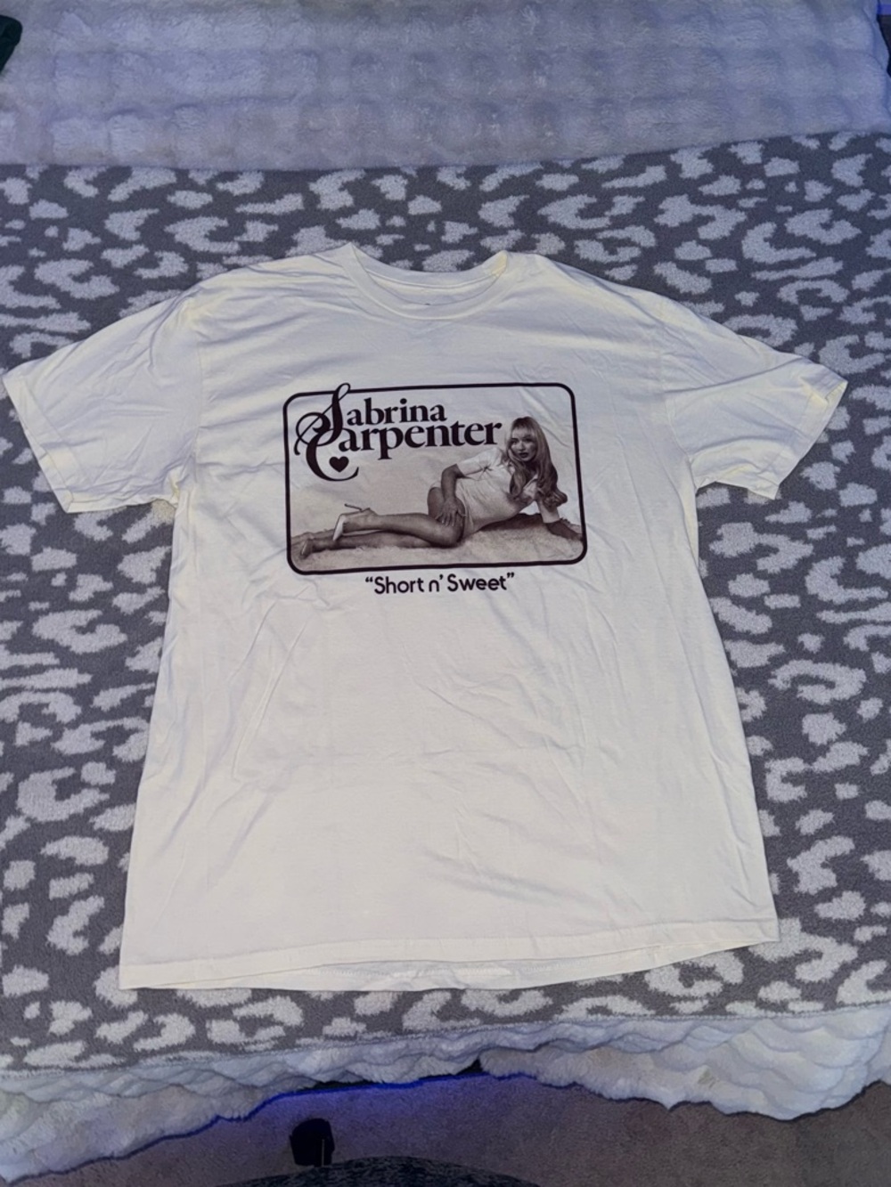Sabrina Carpenter 'Short n' Sweet' Graphic Tee Cream Size 2XL